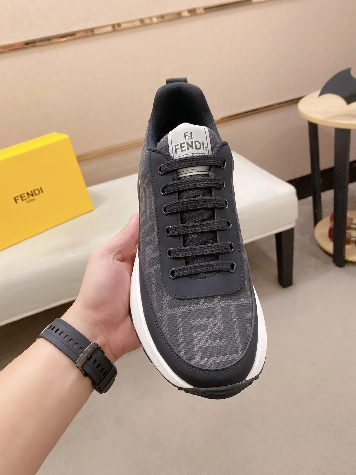 Factory price 442💰 (fendi) New high-top 👊🏻 upper 🇮🇹 imported cowhide fabric 🇩🇪 imported breathable mesh lining. The original outsole is molded to highlight the identity of every man, and the upper foot is elegant and stable🚶🏻🚶🏻The high-end custom counters reproduce the original version📯No matter the wind or rain, the shoe last remains unchanged and can withstand the verification of time🔍️,🔵 Size: 38-44